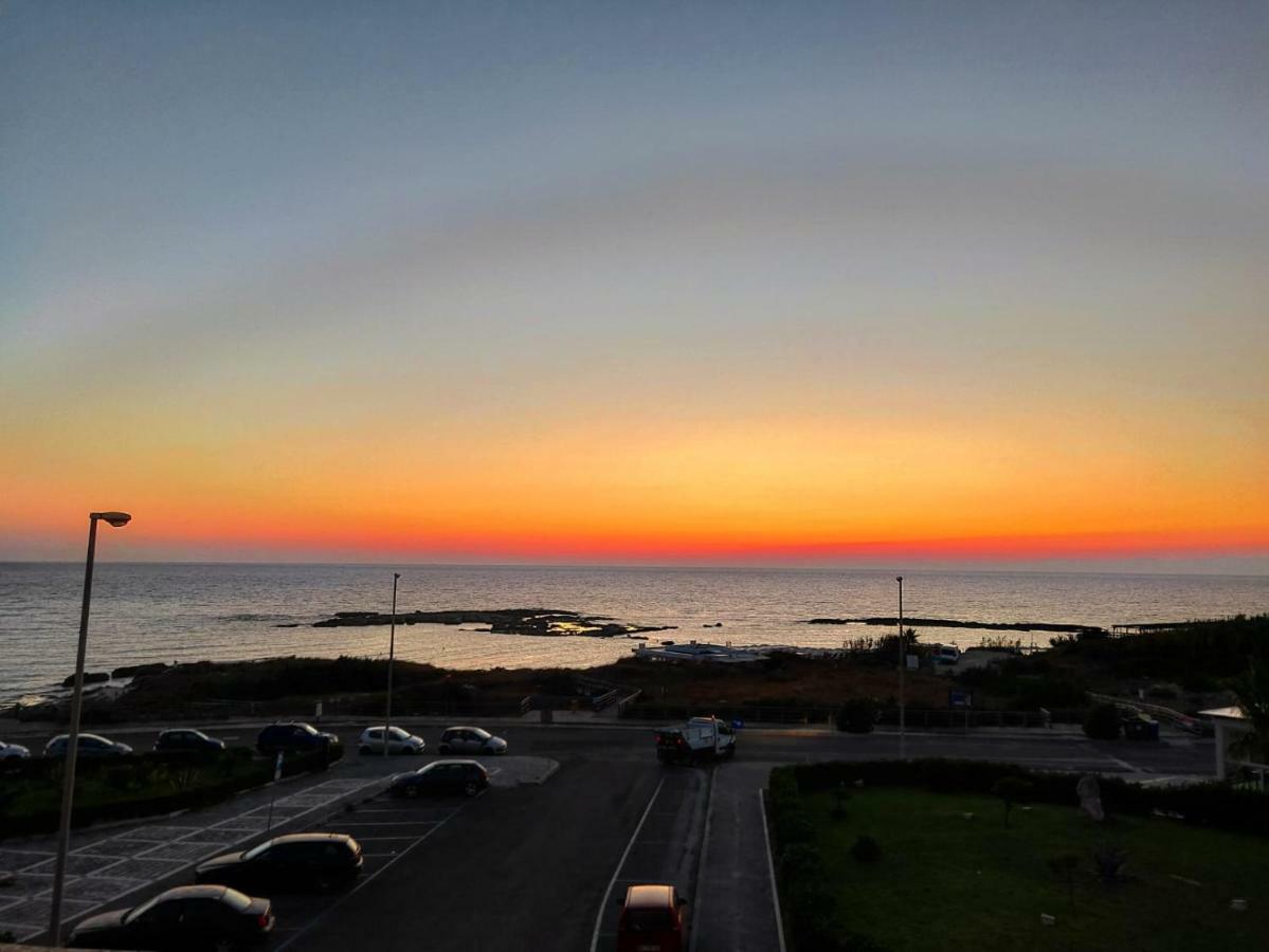Bilocale Punta Rosa - Fronte Spiaggia Otranto Buitenkant foto