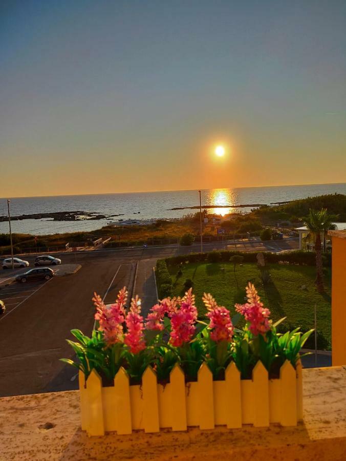 Bilocale Punta Rosa - Fronte Spiaggia Otranto Buitenkant foto