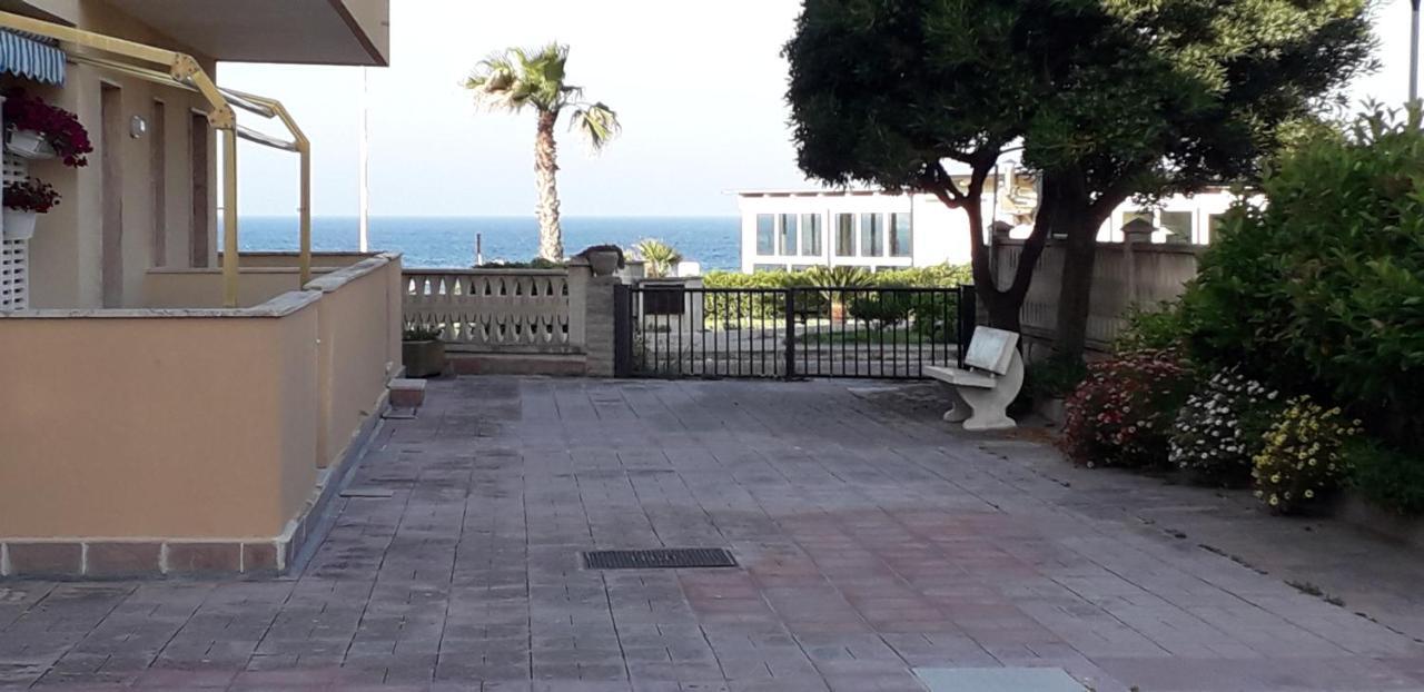 Bilocale Punta Rosa - Fronte Spiaggia Otranto Buitenkant foto